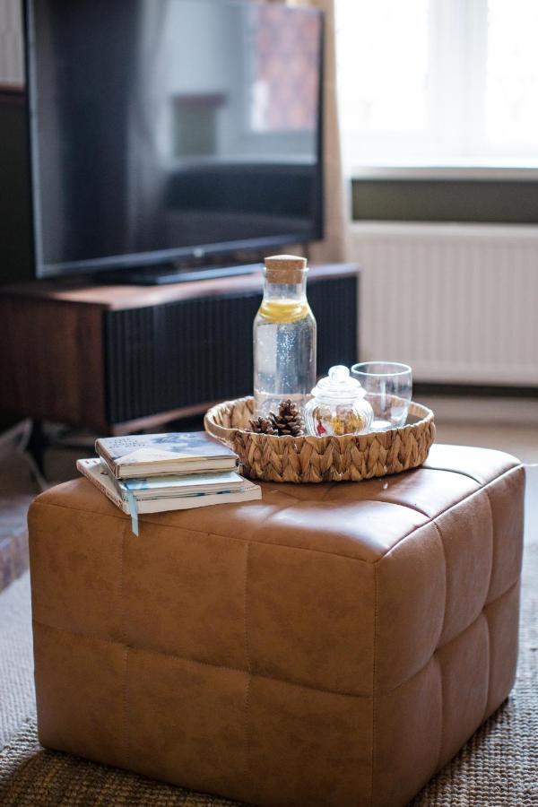 4-Bed Cotswold Getaway With Hot Tub & Gaming Room Churchdown Εξωτερικό φωτογραφία